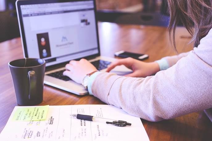 Student, Typing, Keyboard, Text, Woman, Startup