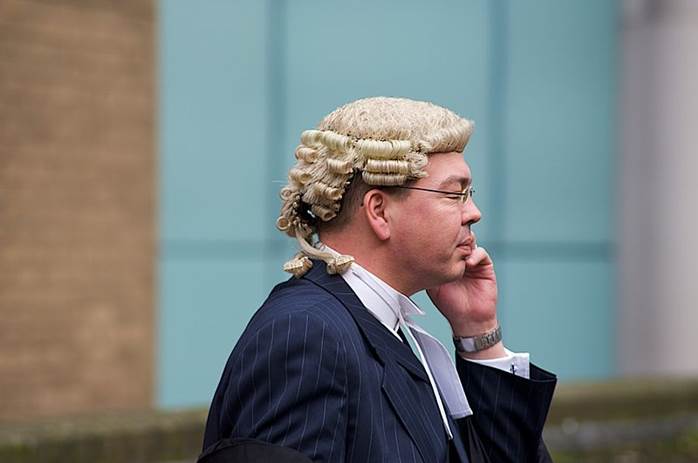 File:Barrister outside Southwark Crown Court.jpg